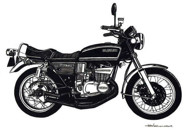 バイクの手描きイラスト作品（モノクロ）。クラシックなバイクをリアルに描いたアートで、インテリアやギフトにもおすすめ。